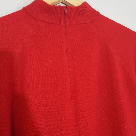 Soft red back zipping turtleneck - Picture 5 of 7